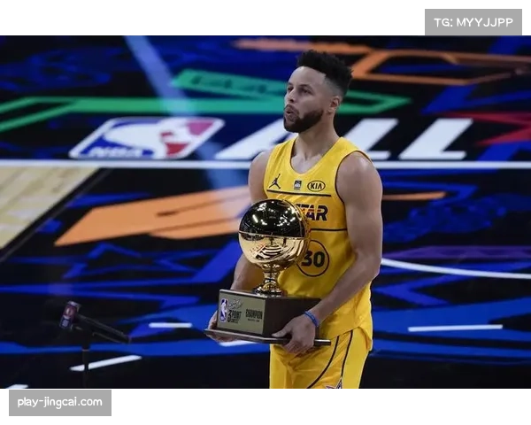 库里三分球连续三年领跑NBA，展现无可匹敌的射程